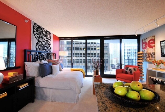 The Lancaster unit 1918, Chicago, IL 60601 - photo 4