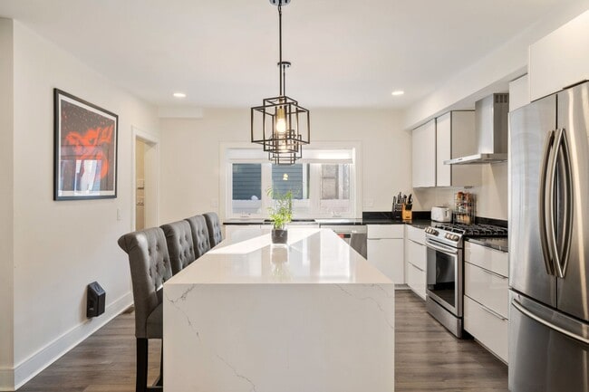 169 W 9th St, Boston, MA 02127 - photo 4