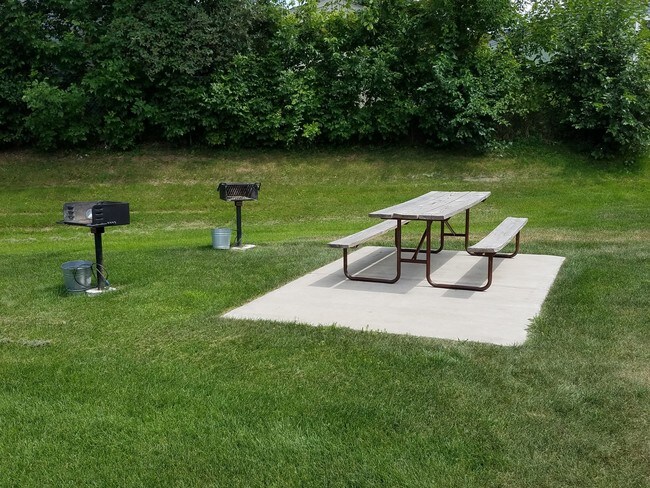 Briar Oaks, Apple Valley, MN 55124 - photo 5