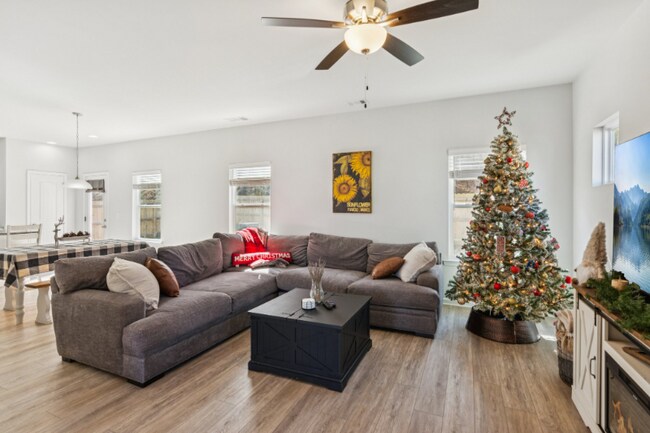 566 Skye Dr, Commerce, GA 30529 - photo 5