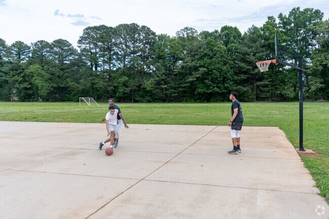 You can plan to meet up with friends for a game of basketball at Polo Park just minutes away.