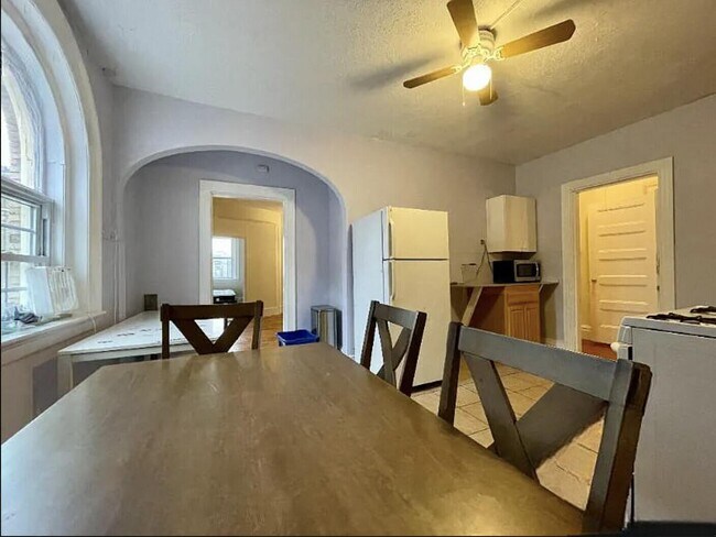 186 Naples Rd unit 3, Brookline, MA 02446 - photo 4