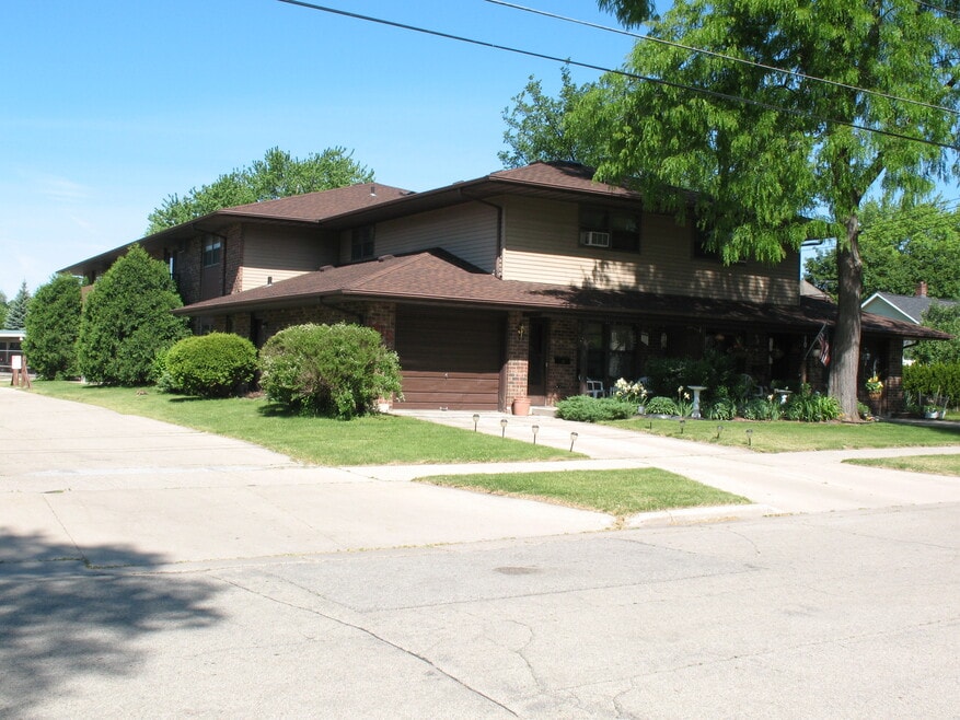 1415 N Rankin St unit Nine, Appleton, WI 54911 - photo 1