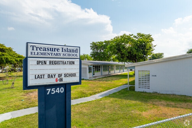 Treasure Island Elementary School has a gifted/advanced K-5 curriculum.