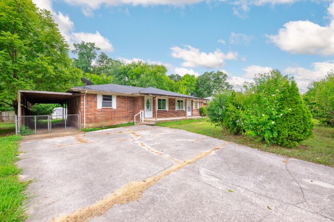 1208 Gadd Rd, Hixson, TN 37343 - photo 2