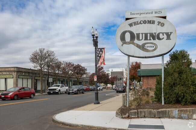 A magnificent sign welcomes you to Quincy.