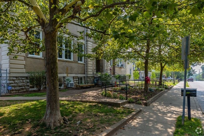 Episcopal School of Nashville serves Pre-K through middle school in East Nashville.