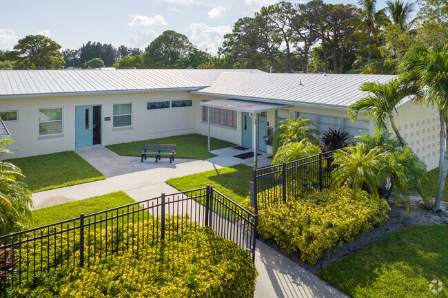 Hobe Sound- Hobe Sound Christian Academy.  Entrance