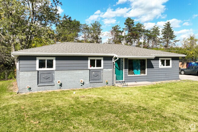 There are several styles of housing to choose from in the area of Concordia Gardens.