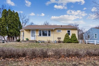 3022 Cottonwood Ln, Cedar Falls, IA 50613