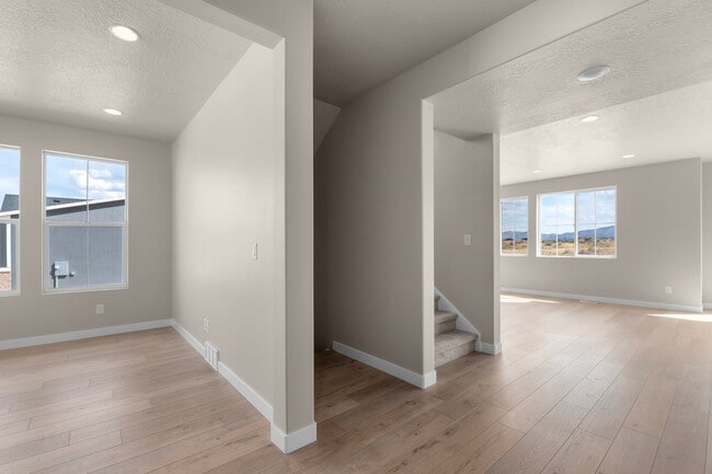 541 W Coyote Ridge Rd, Grantsville, UT 84029 - photo 2