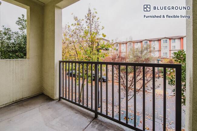 5200 Iron Horse Pkwy unit FL2-ID1780, Dublin, CA 94568 - photo 6