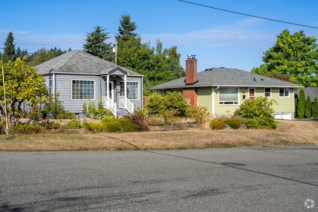 Cottages are pretty common amongst Glacier View residential streets.