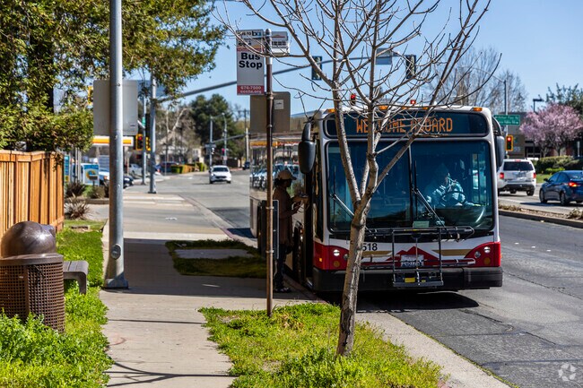The County Connection Bus connects the Rose Glen neighborhood to the greater Bay Area.