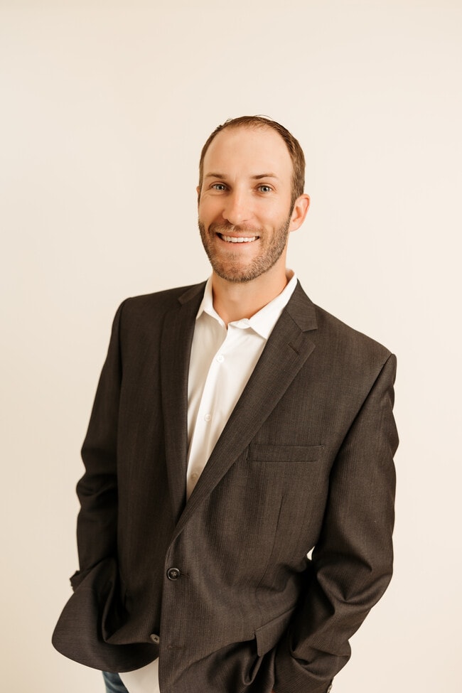 LUCAS HOFTIEZER