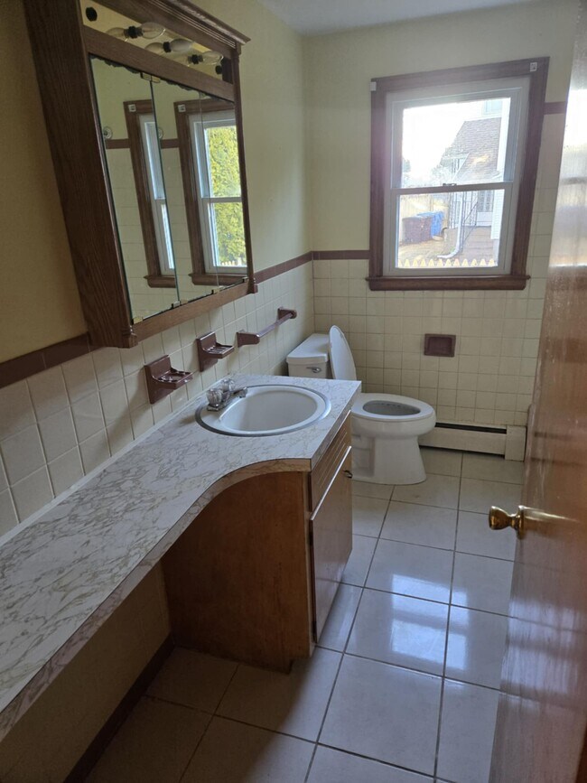 144 Osgood Ave unit 1st floor, New Britain, CT 06053 - photo 5