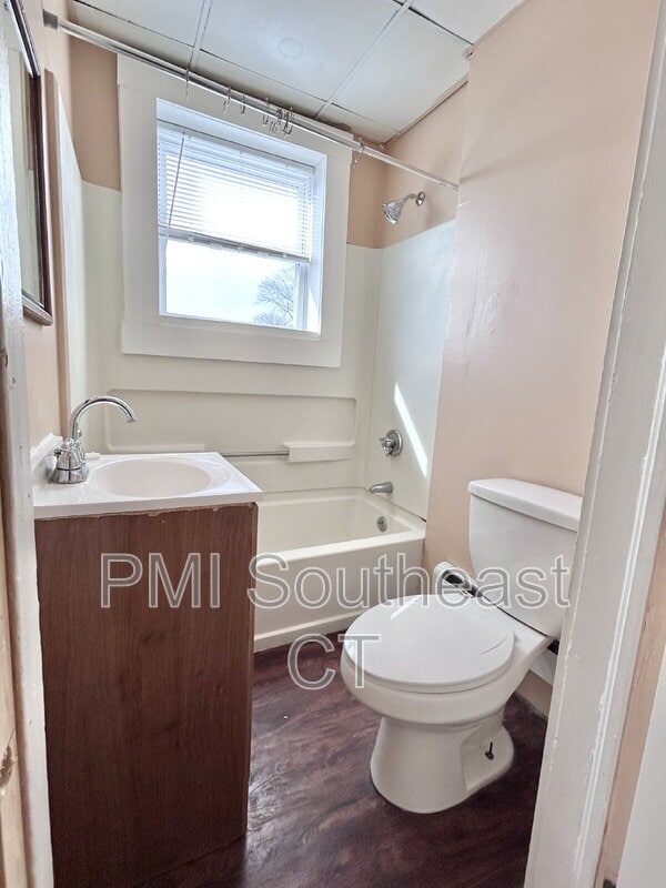 92 Truman St unit 8, New London, CT 06320 - photo 4