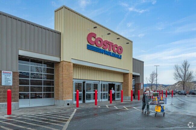 Costco in Gypsum, Colorado, offers residents and visitors a convenient shopping experience with bulk savings, high-quality products, and great deals. Nestled in the heart of the Rockies, this location provides everything from groceries to outdoor gear, perfect for mountain living.