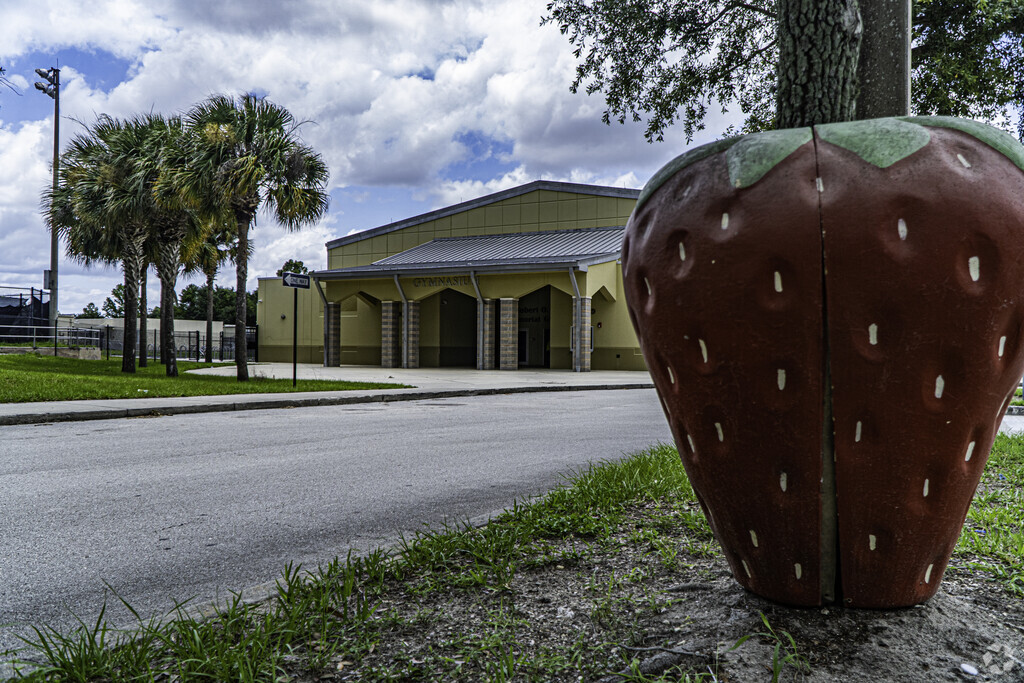 Glenridge Middle strawberry gymnasium entrance in the Baldwin Park community.