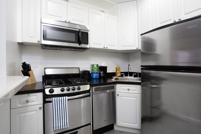317 E 75th St unit ID1032012P, New York, NY 10021 - photo 5