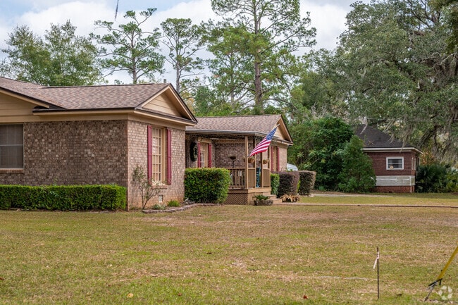 Eclectic rows of homes are found all throughout Chattahoochee.