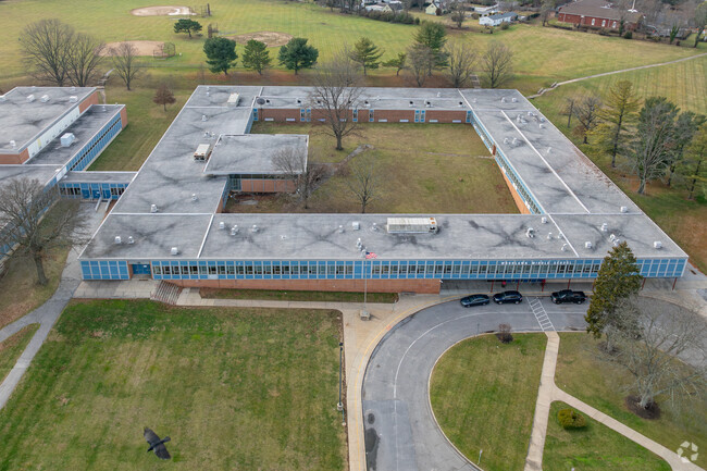 Woodlawn Middle School is a public school serving students from 6th - 8th grade.