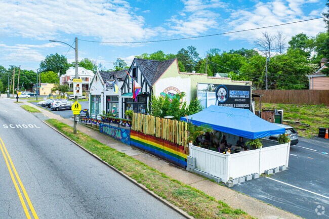 Thirsty's Bar and Grill serves the best cajun Jambalaya south of the river in Swansboro.