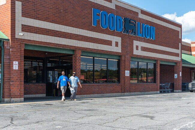 Dixie Heights residents can cross everything off their grocery list at the Food Lion.