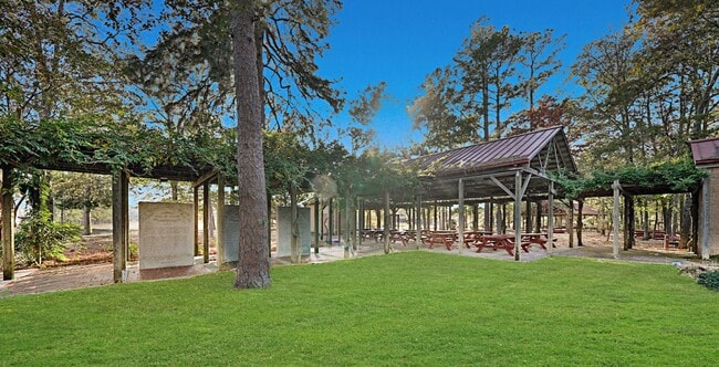 Pine Oaks Estates