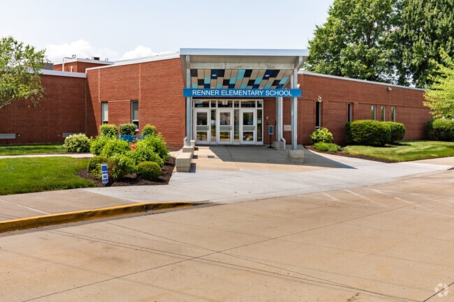 Alfred L. Renner Elementary's main entrance has ample space for students, teachers, and parents.