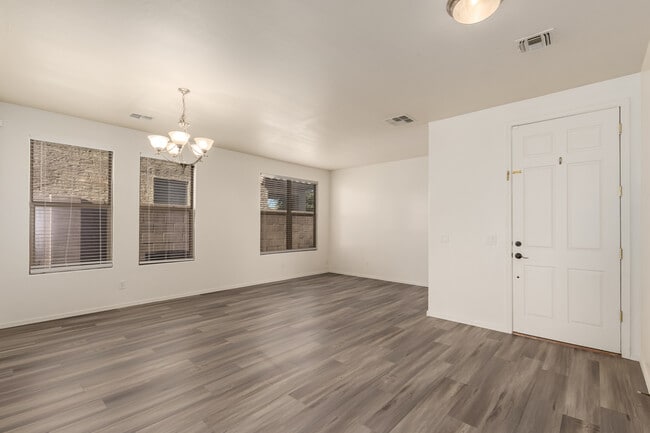 1927 W Fruit Tree Ln, San Tan Valley, AZ 85144 - photo 4