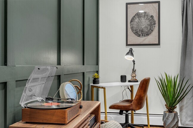 4 Mc Gregor St unit A - 1st Floor, Derry, NH 03038 - photo 6