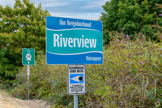 A sign welcomes you to Riverview on SE Shorewood Drive.