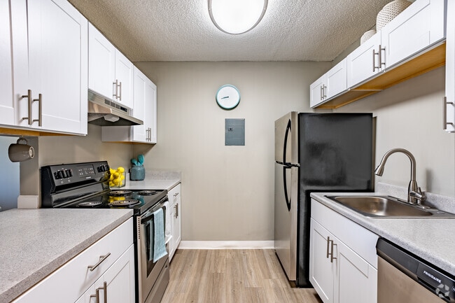 2BR, 2BA - 1,120SF - Kitchen