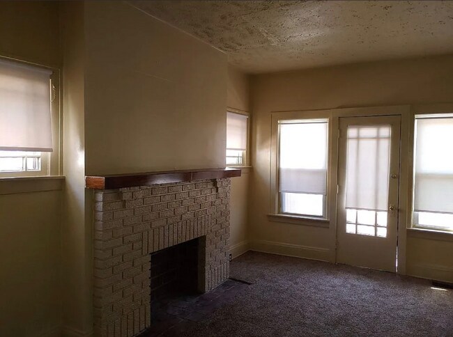 3706 E 131st St unit 2, Cleveland, OH 44120 - photo 4