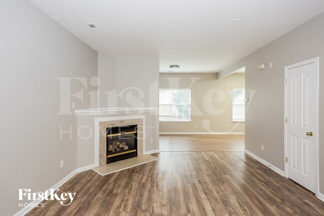 8122 Chatham Oaks Dr, Concord, NC 28027 - photo 4