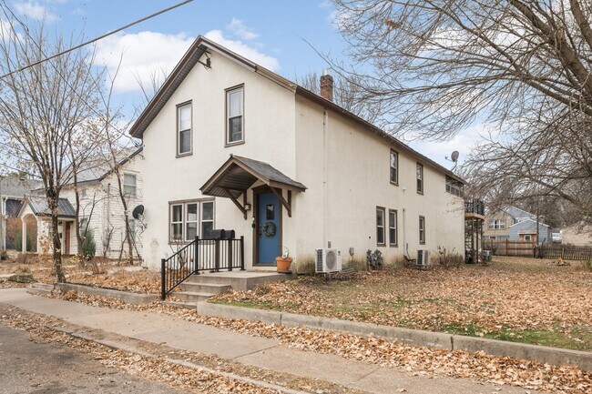 810 4th St S unit 1, Stillwater, MN 55082 - photo 2