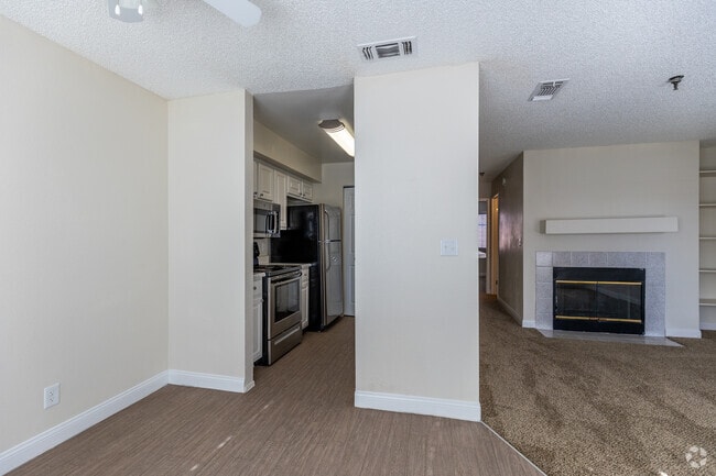 1 BR, 1 BA - 724 SF
