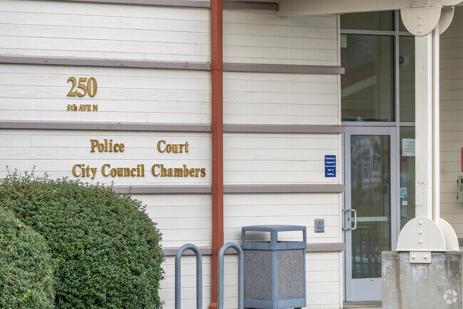 Edmonds Police department in Downtown Edmonds is there to help.