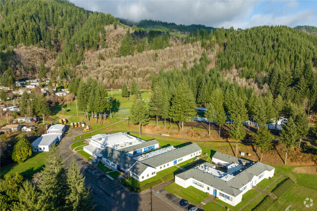 Mapleton Junior/Senior High School is located on Mapleton Rd in Mapleton, Oregon.