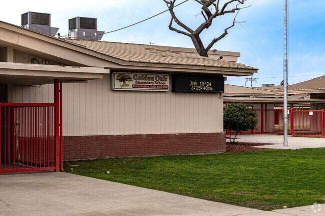 Golden Oak Elementary serves K - 6th grade levels in Shafter, Ca.