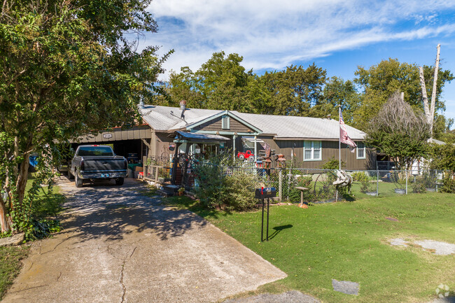 It is common to find side-garages among Dawson homes.