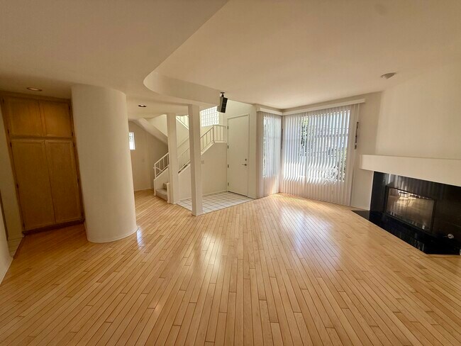 1937 Euclid St unit 105, Santa Monica, CA 90404 - photo 2