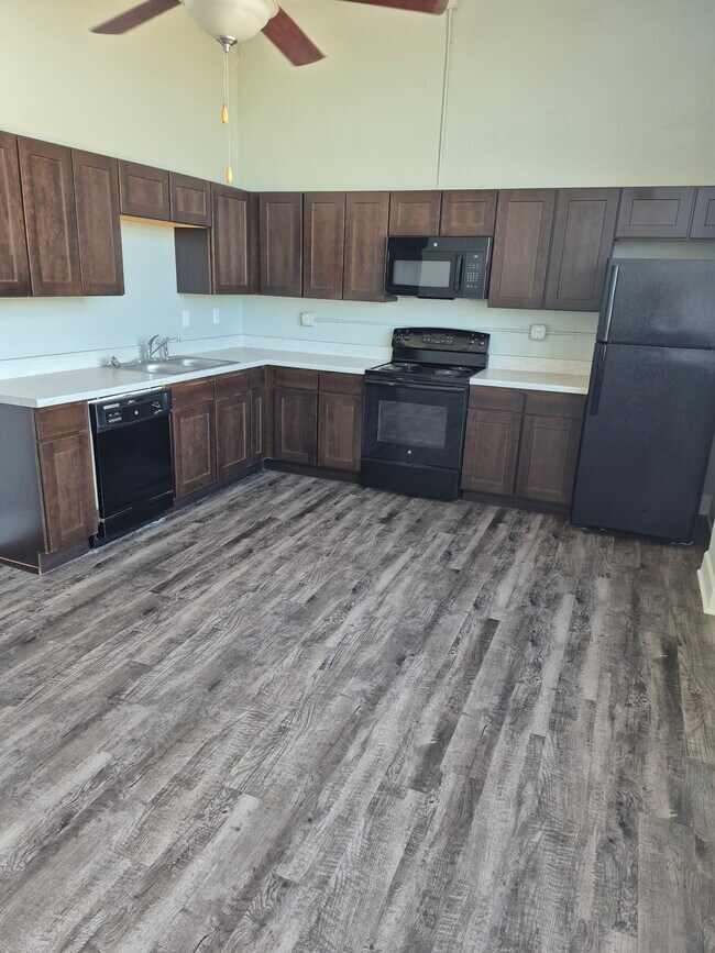 212 W Birch Ave, Enid, OK 73701