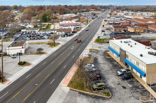 St. Charles Rock Rd: The gateway to Breckenridge Hills' vibrant community life.