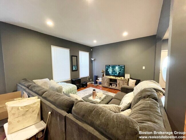 25 Sudan St unit 1, Dorchester, MA 02125 - photo 3