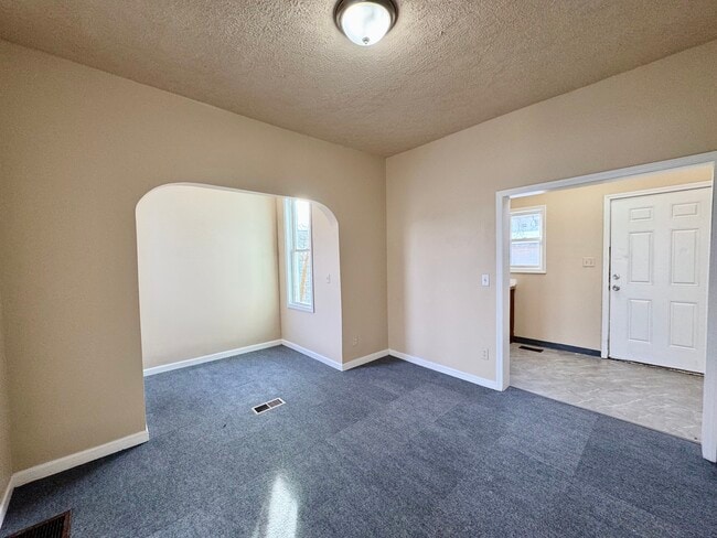 641 Garfield Ave SW, Canton, OH 44706 - photo 2