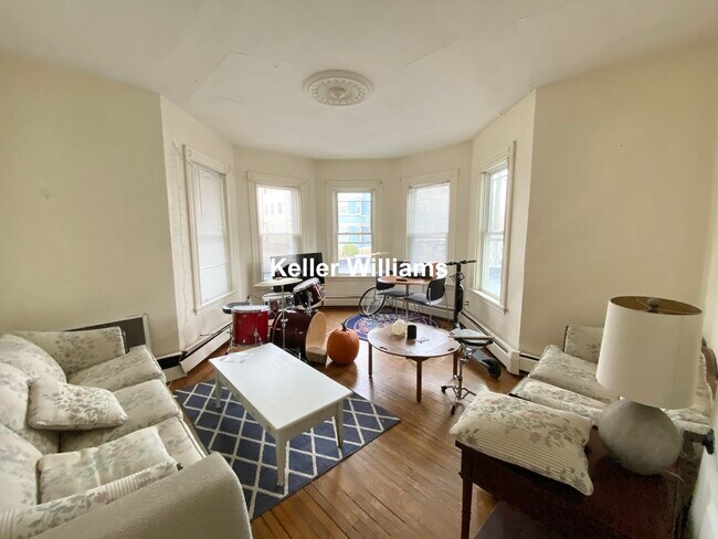 140 Calumet St unit 1, Roxbury Crossing, MA 02120 - photo 4