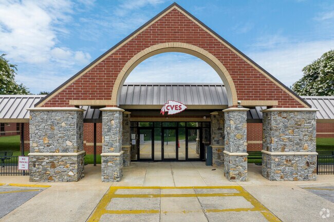 Creekview Elementary school is a kindergarten through 3rd grade school in Maylene Alabama.