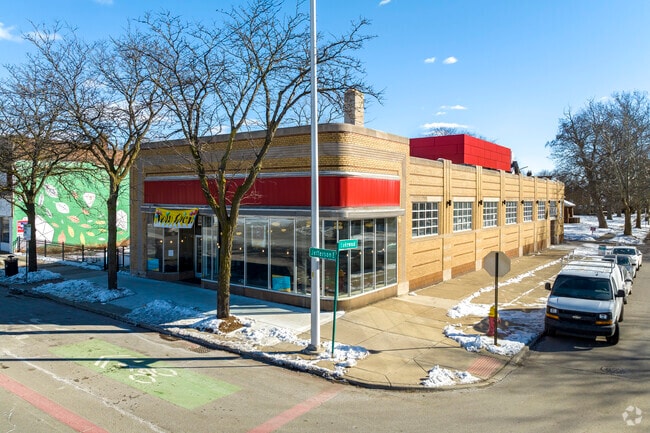 Detroit Soul is a newly opened restaurant located on Jefferson Ave, in Jefferson Chalmers.